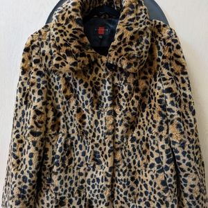 Gallery Button Up Faux Fur Leopard Short Jacket